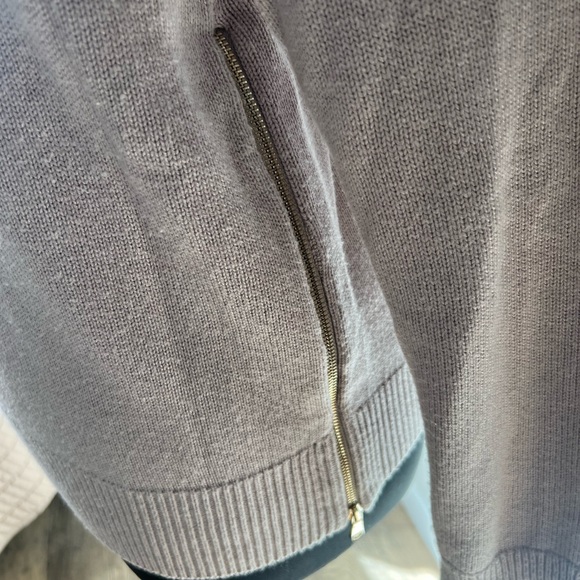 ANN TAYLOR beige crew neck sweater with side zip - Picture 4 of 4